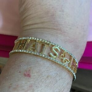 Elegant Gold Bracelet with Crystal Accents